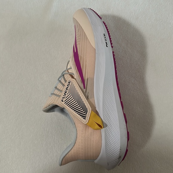 Women’s Nike Pegasus Flyease running shoe - Picture 5 of 6